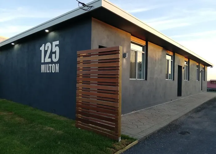 125 Milton Aparthotel