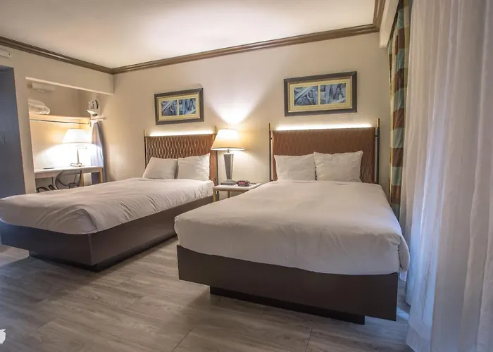 Vanllee Hotel Covina