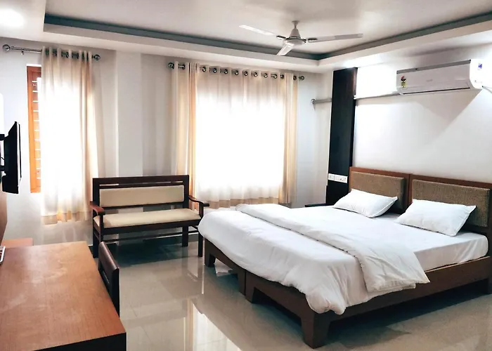 Prajapuri Hotel Thrissur