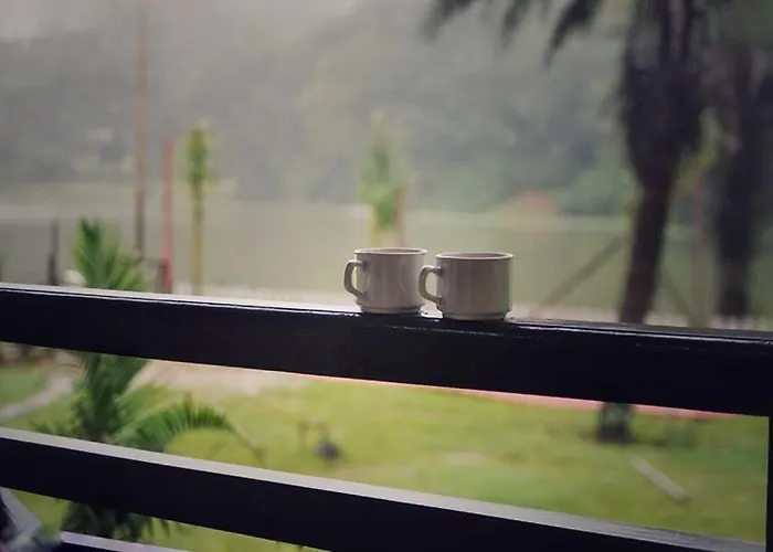 Hotel Khalsa -Lake View Pachmarhi