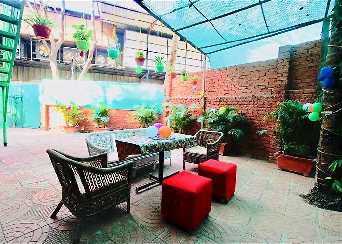 Qubestay Airport Capsule Hotel & Hostel Mumbai