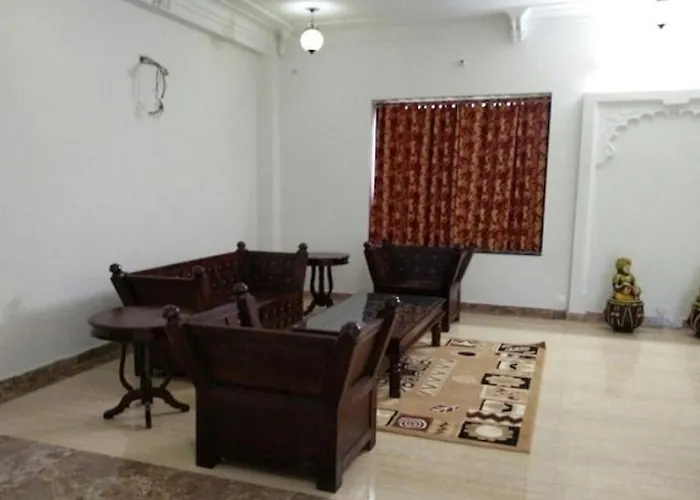 Tej Mahal Palace Bandikui