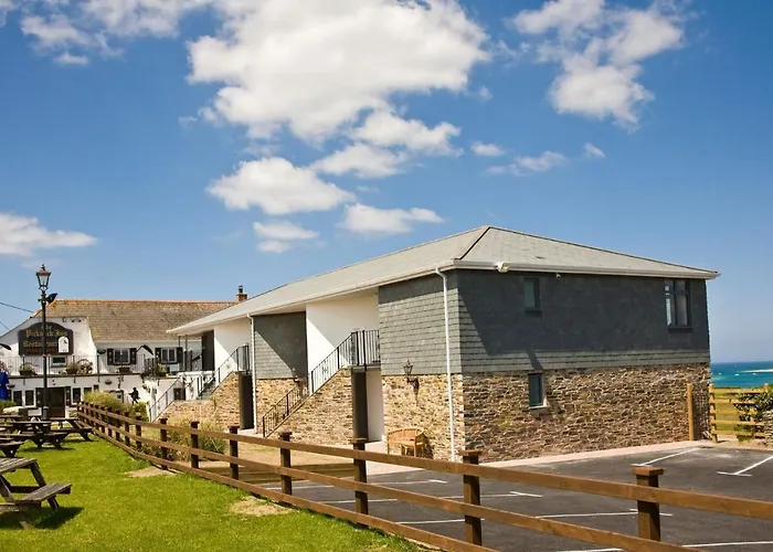 The Pickwick Inn & Oliver'S Restaurant Padstow