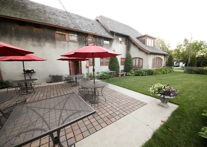 Leonard At Logan House Bed & Breakfast Grand Rapids