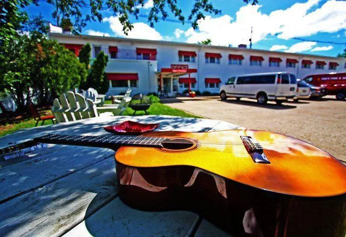 Holiday Music Motel Sturgeon Bay