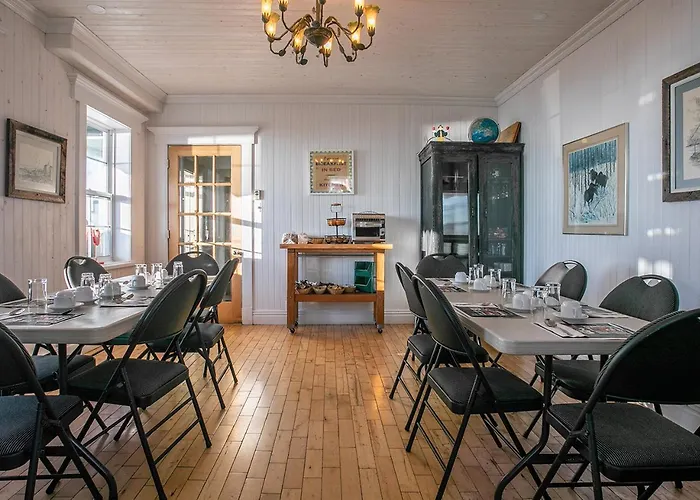 Le Littoral Bistro Gourmand Et Auberge Sainte Anne des Monts