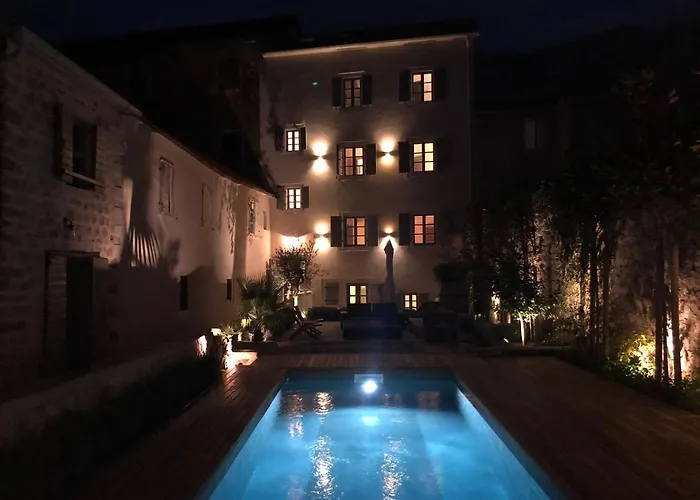 Palazzo Sbutega Bed & Breakfast Kotor