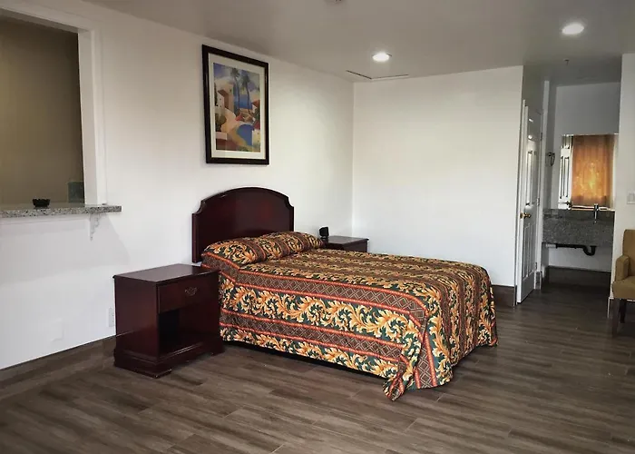 Palm Inn Motel - Montclair