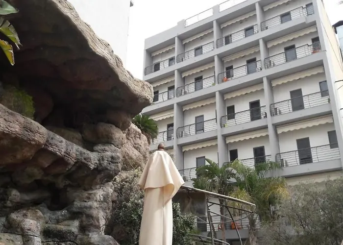 Tropicana Hotel San Ġiljan