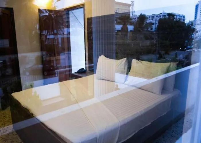 Motel Royal Fantasy Karachi