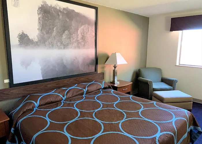 Super 8 By Wyndham Martinsville Va