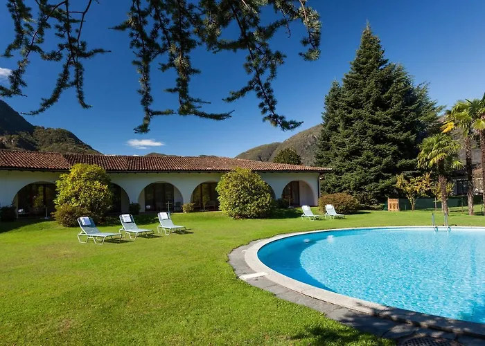 Hotel Garni Elena, Pool&Garden Losone