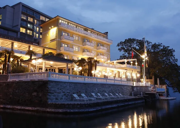 Holiday Hotel Yachtsport Resort Lago Maggiore Brissago TI