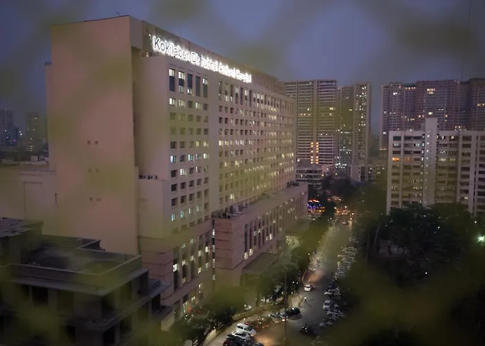 Aristo Room, Apartment - Homestay Near Kokilaben Dhirubai Ambani Hospital For Family Only, Mumbai