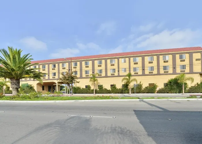 Lax Stadium Inn Lennox