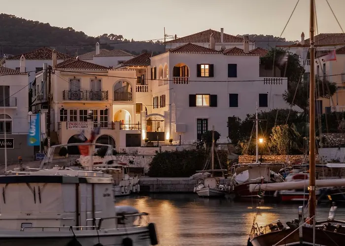 Porto Vecchio Luxury Suites Spetses Town