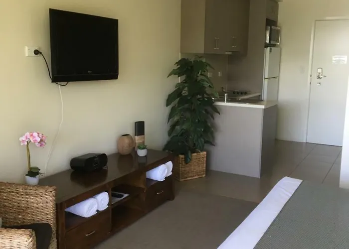 Airlie Central Apartments Airlie Beach