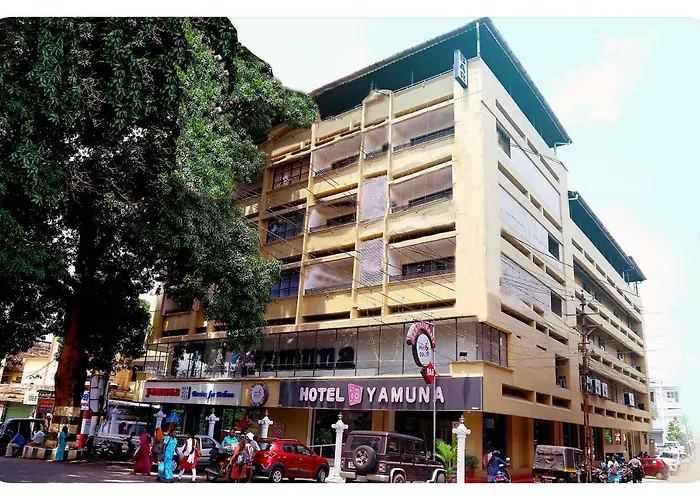 Hotel Yamuna Adur