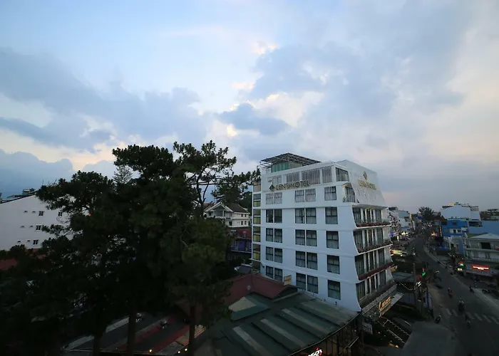 Khach San Lien Son - Da Lat Hotel