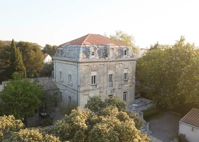 Logis Hôtel - Restaurant Résidence Les Cèdres Villeneuve-lès-Avignon