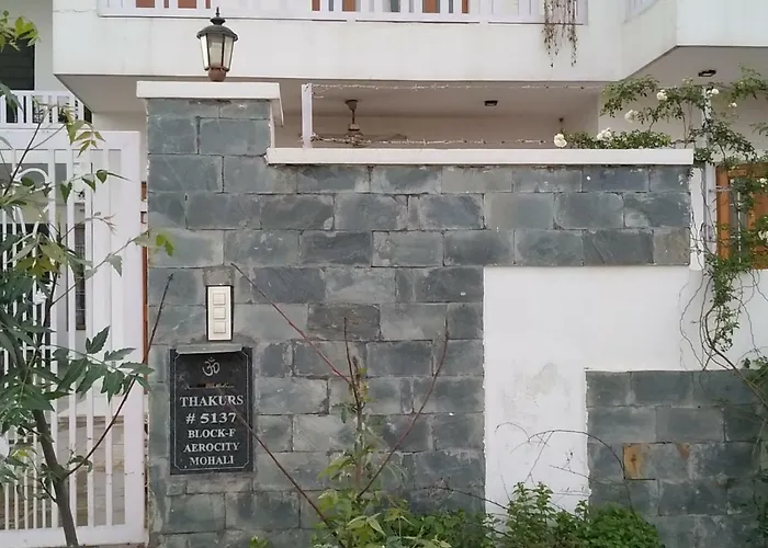 Aum Airport Bed & Breakfast Zirakpur