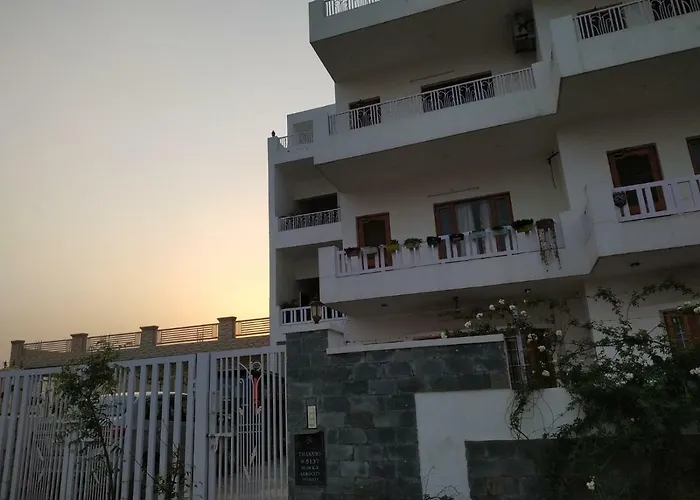 Aum Airport Bed & Breakfast Zirakpur
