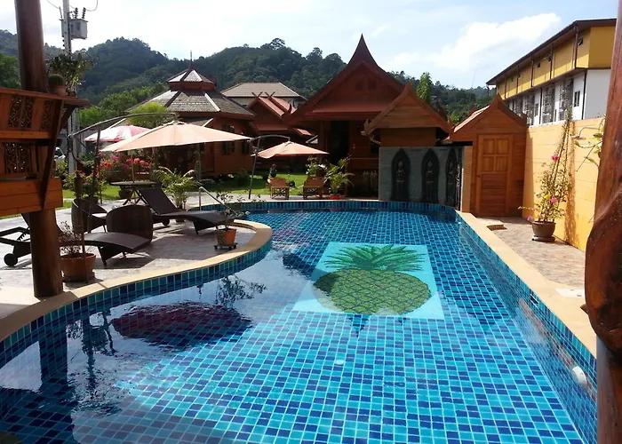 Golden Teak Resort Baan Sapparot Kamala Beach