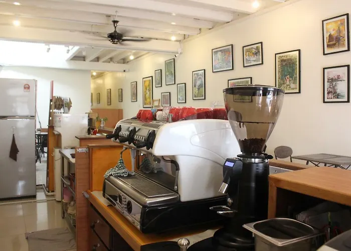 24 Kimberley Hotel George Town