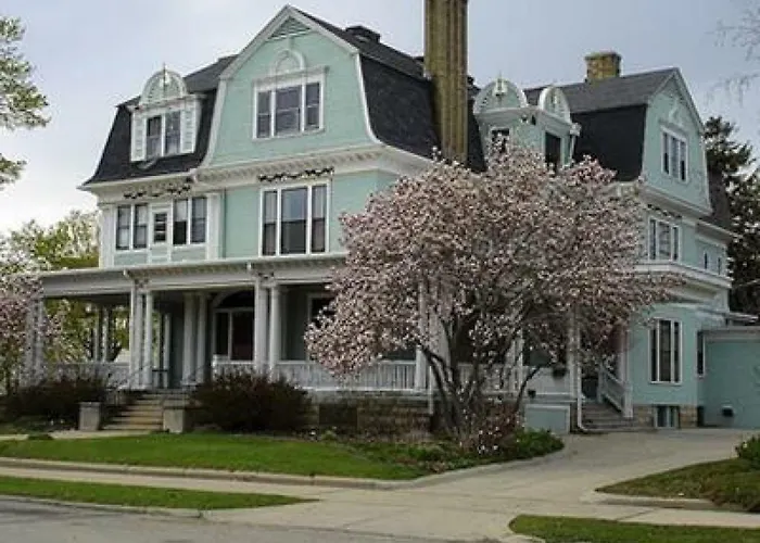 Christmas House Bed & Breakfast Racine
