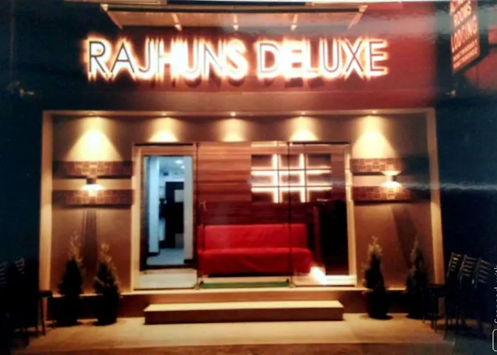 Rajhuns Deluxe Lodging Kolhapur