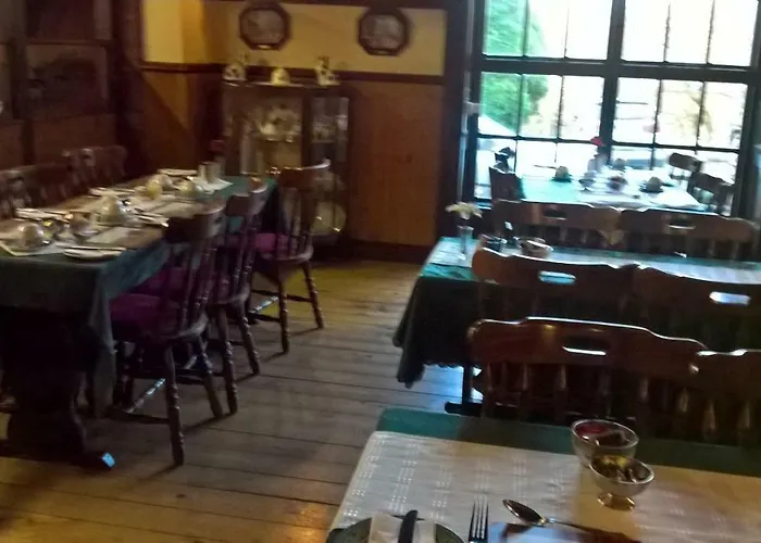 Rhymney House Hotel Caerphilly