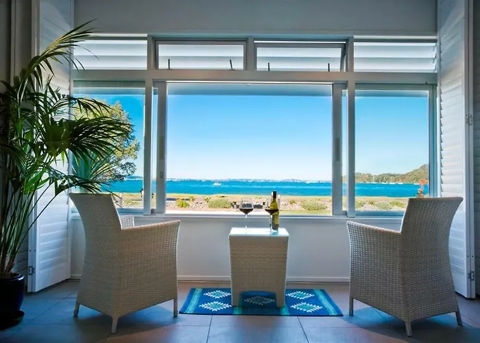 Waiheke Waterfront Lodge Oneroa