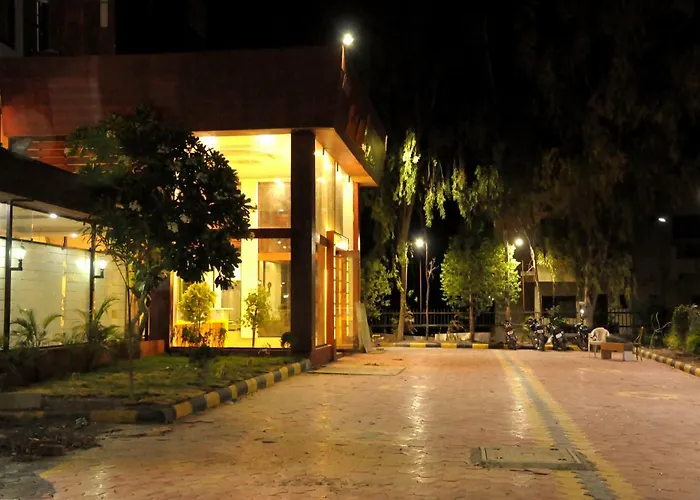 Hotel Malhar Palace Shirdi