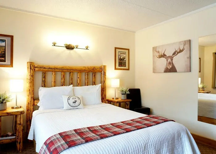 Moose Creek Inn West Yellowstone