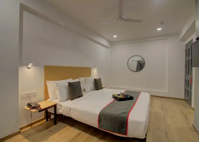 Oyo Townhouse 092 Ashray Khairane Rd Navi Mumbai