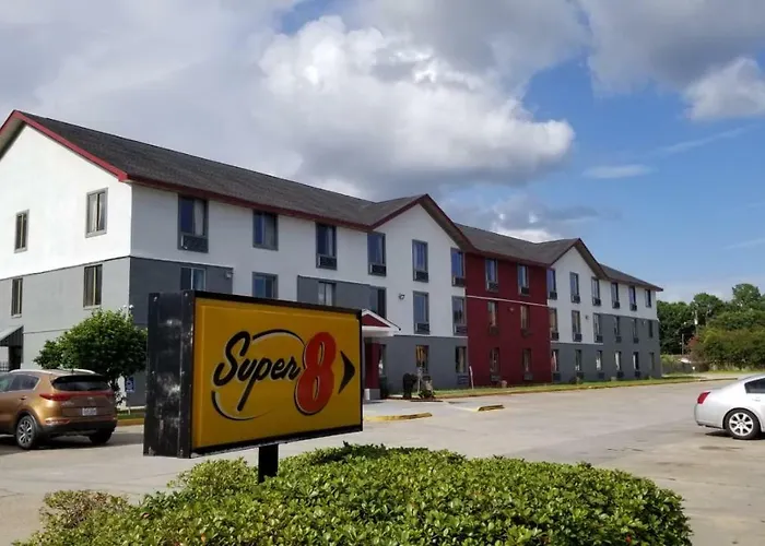 Super 8 By Wyndham Lafayette La Hotel