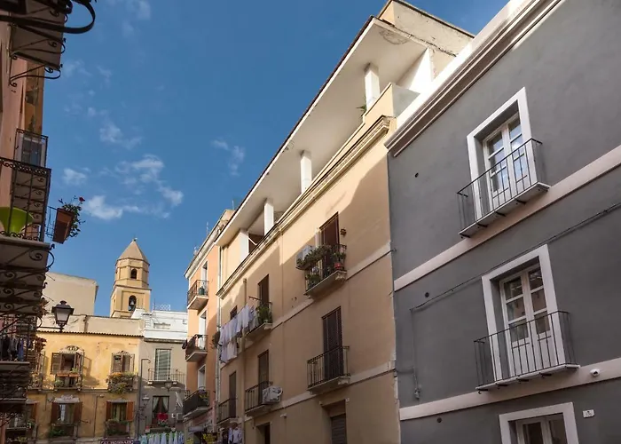 Cagliari Marina Harbour Guest House & Lounge