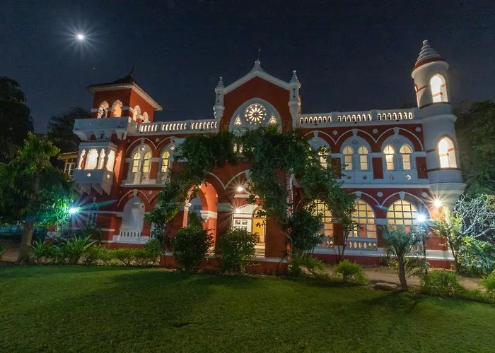 Madhav Bagh - Royal Heritage Stay Vadodara