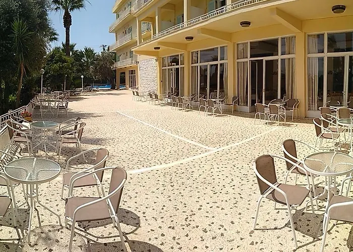 Nireus Hotel Néa Mákri