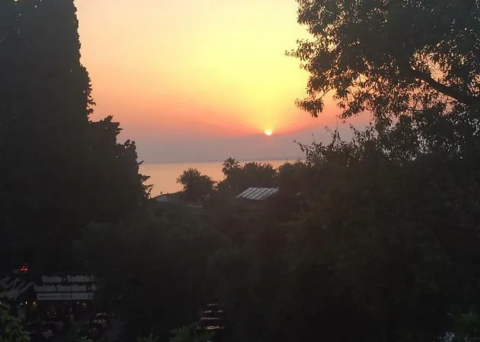 Zümrüt Pansıyon Side