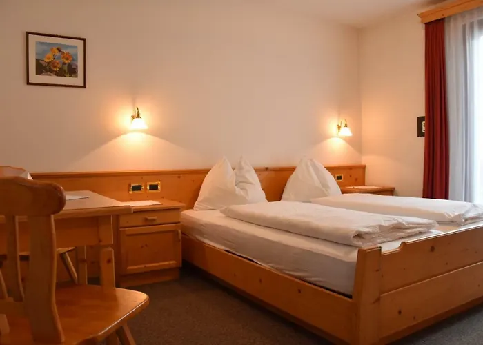 Garni Haus Tyrol Bed and Breakfast Corvara