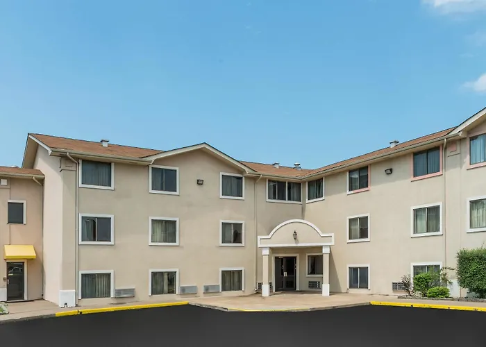 Super 8 By Wyndham Bridgeton/Arpt/St Louis Area Hotel