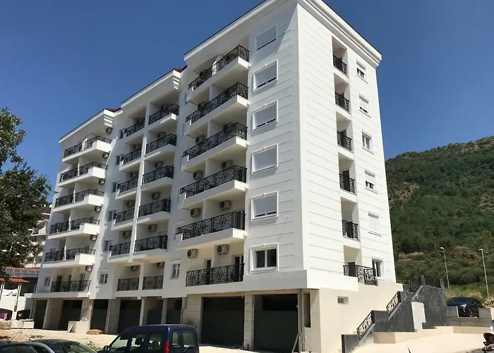 Apartments Tomic Bečići