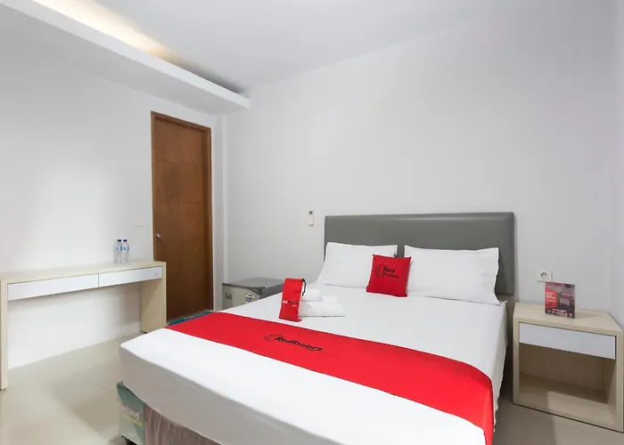 Reddoorz Plus Near Cilandak Town Square 2 Jakarta