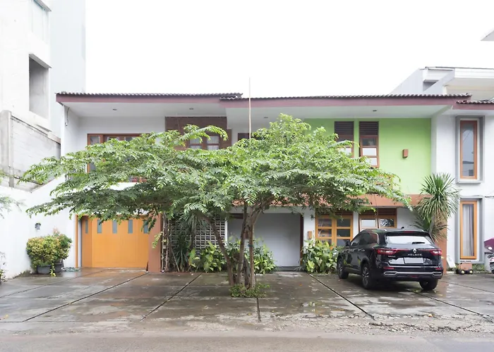 Reddoorz Plus Near Cilandak Town Square 2 Jakarta