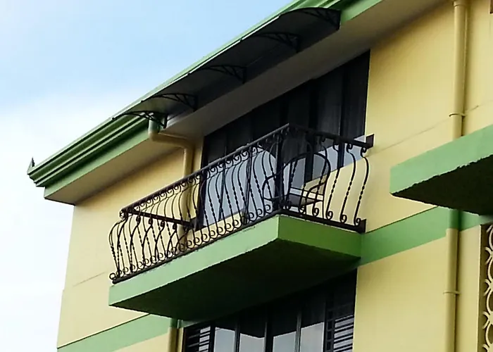 Hotel La Guaria Inn & Suites Alajuela
