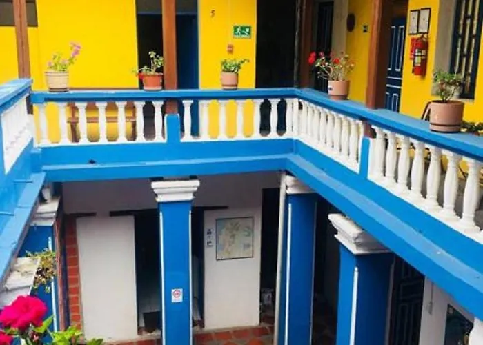 Blue Door Housing Historic Quito Hotel