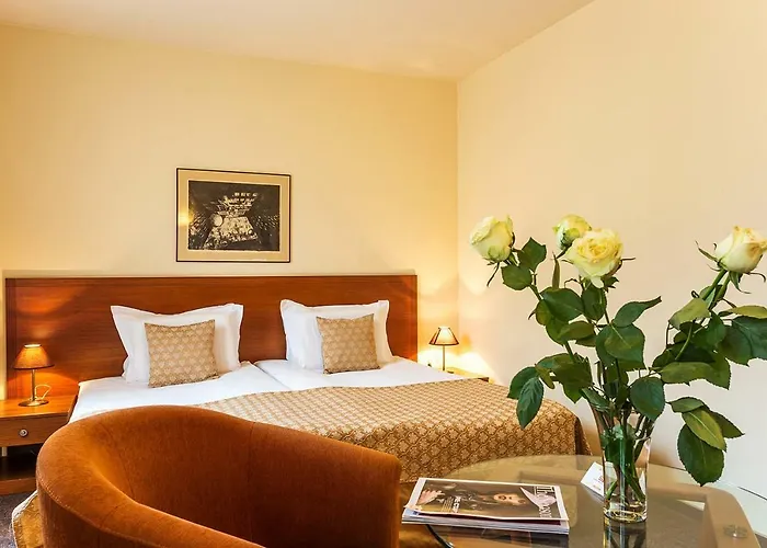 Sofia Place Hotel By Hmg