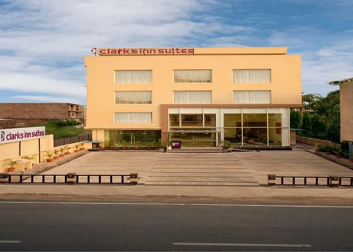 Clarks Inn Suites Katra