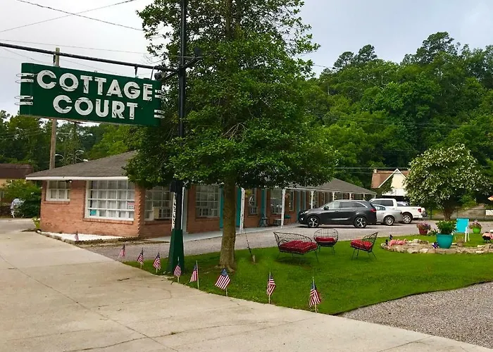 Dame Fortune'S Cottage Court Hot Springs